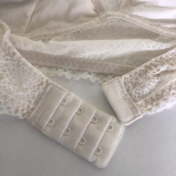 VICTORIAS SECRET HALTER BRALETTE WHITE LARGE - Picture 10 of 14